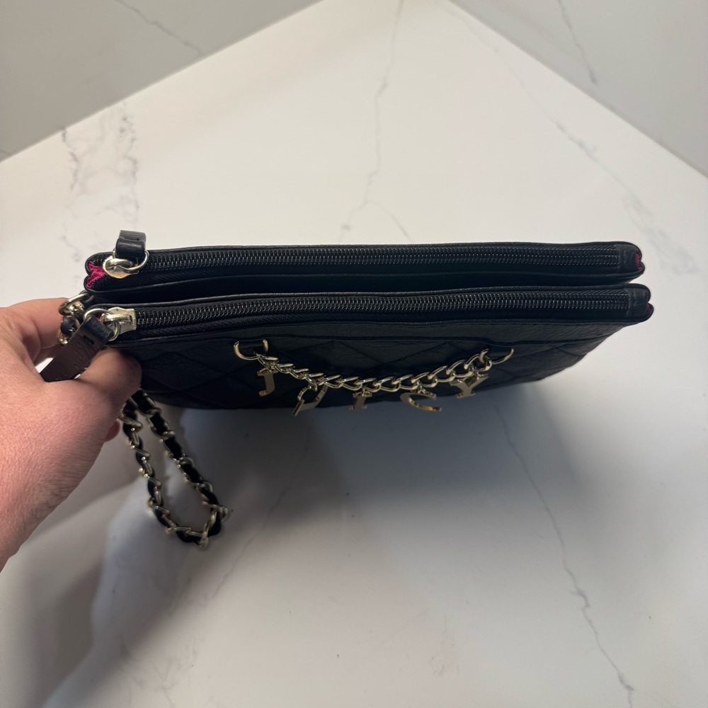 Juicy Couture Black Quilted Braided Chain Accent Gold Logo Wristlet New - Picture 3 of 8